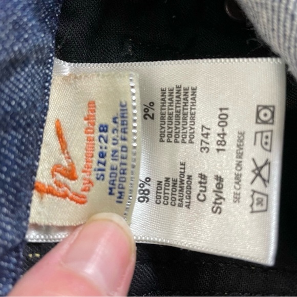 Citizens of Humanity Faye #184 Stretch Low Waist Full Leg Jeans - Picture 10 of 10